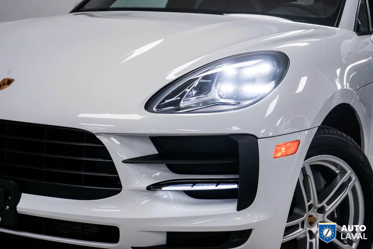 2021 Porsche Macan AWD Main Image