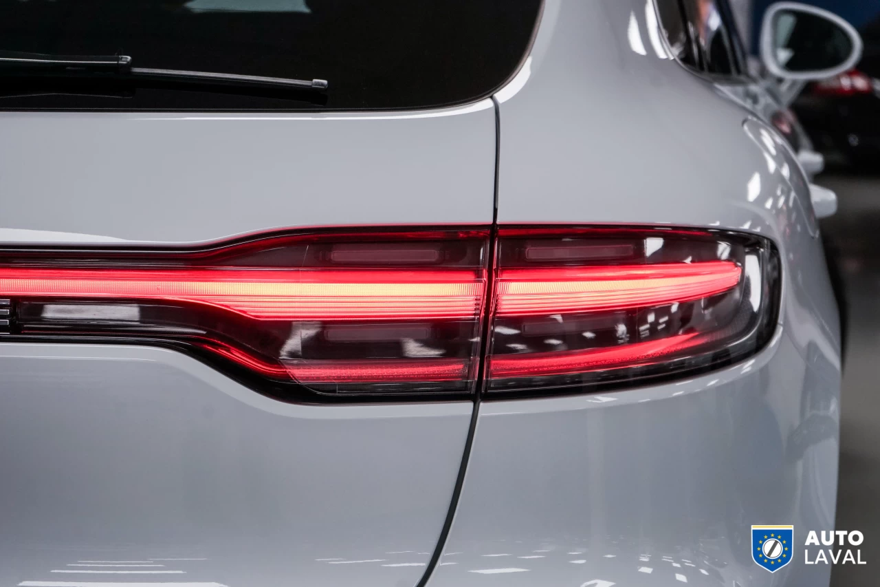2021 Porsche Macan AWD Main Image