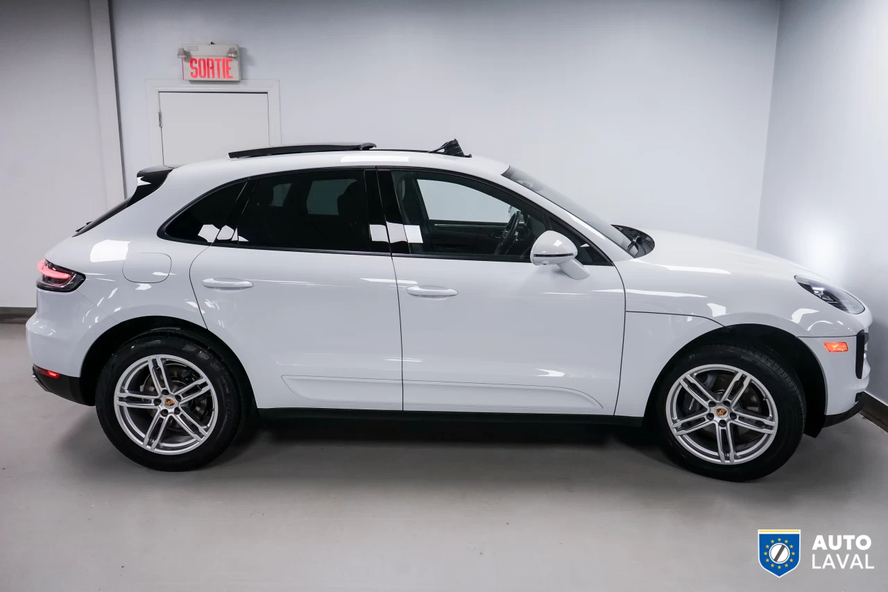 2021 Porsche Macan AWD Main Image