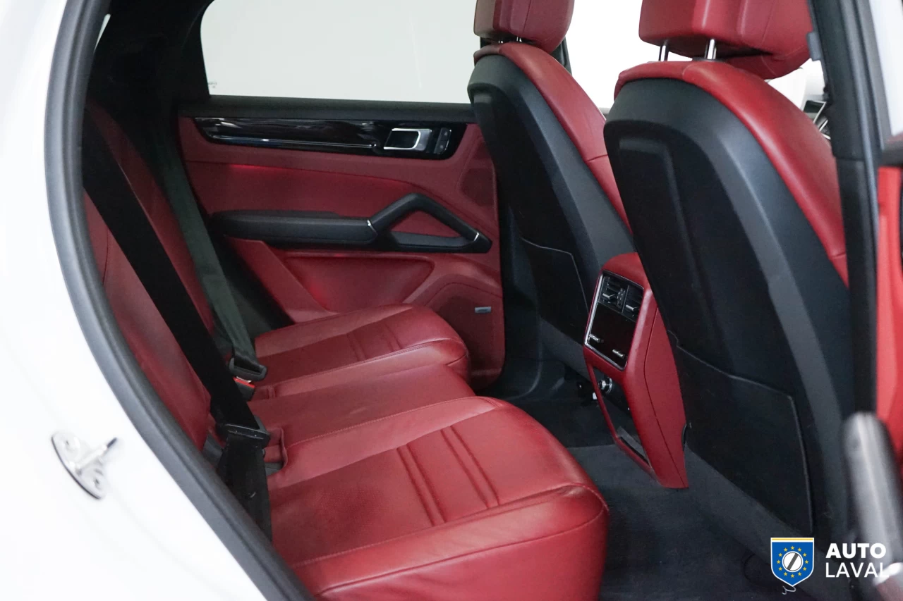 2022 Porsche Cayenne Coupe AWD Image principale