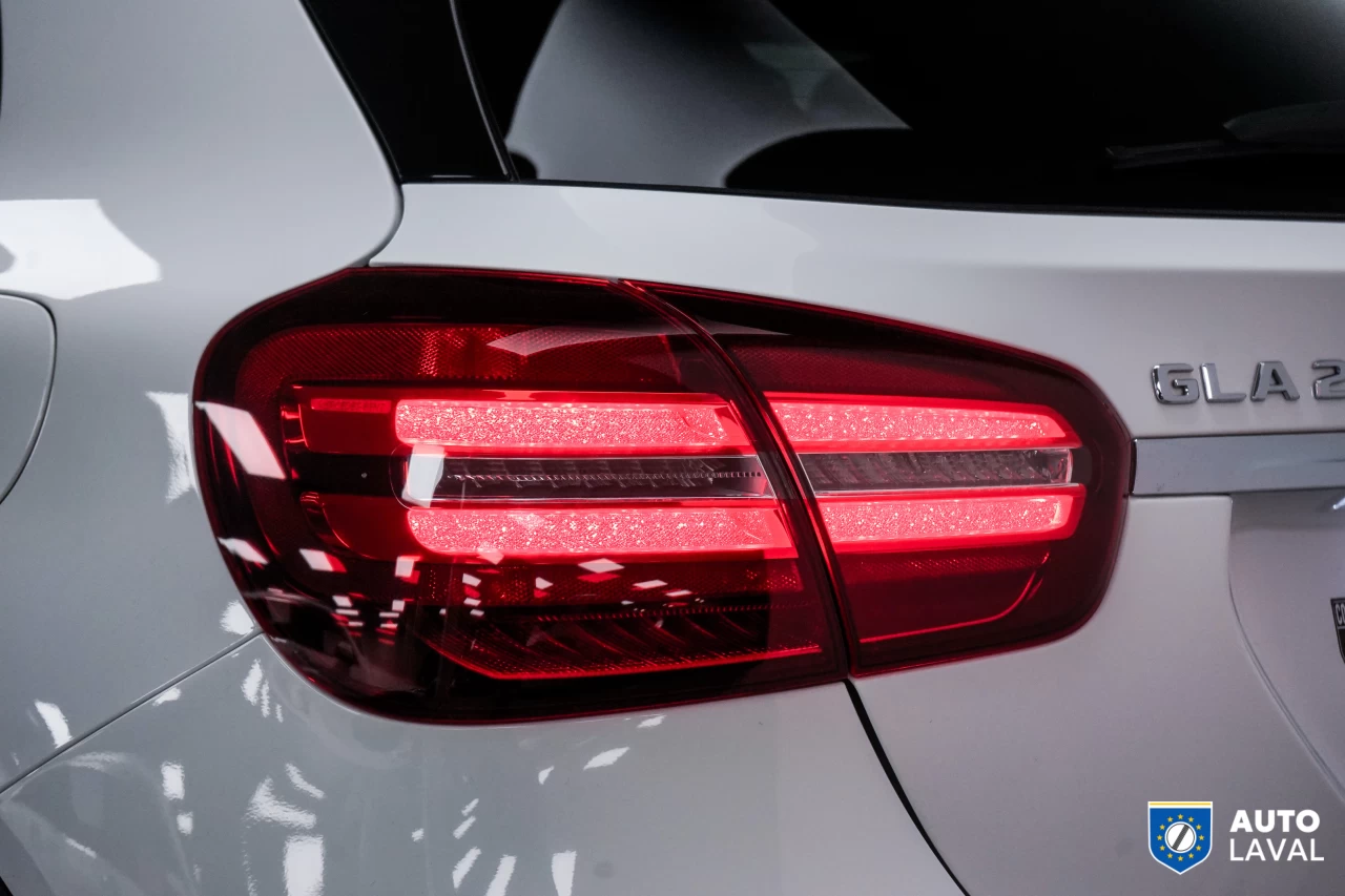 2020 Mercedes-Benz GLA GLA 250 4MATIC SUV Main Image