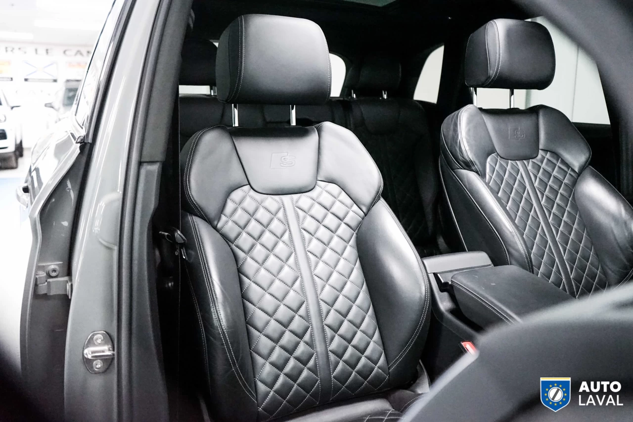 2022 Audi SQ5 TECHNIK  QUANTUM GRAY Image principale