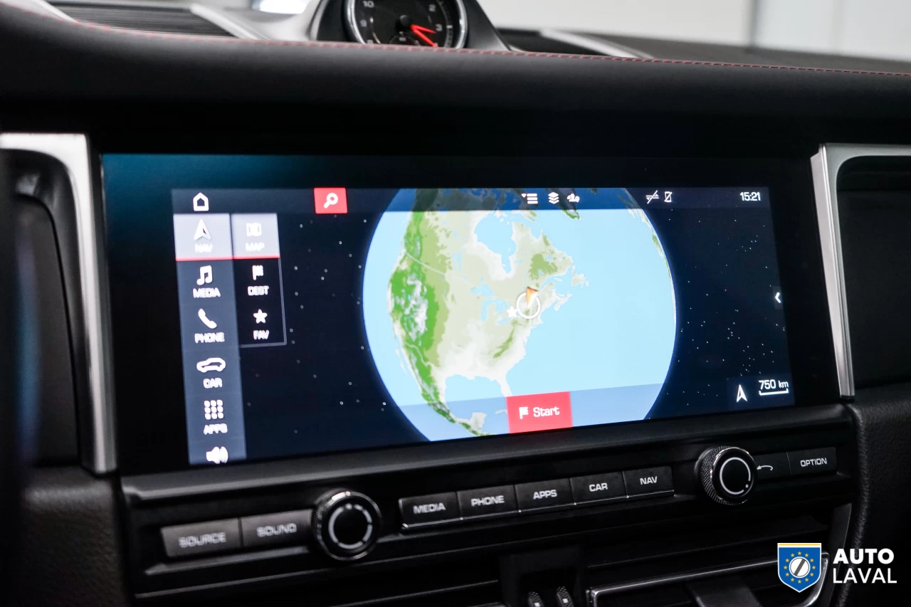 2021 Porsche Macan AWD Main Image