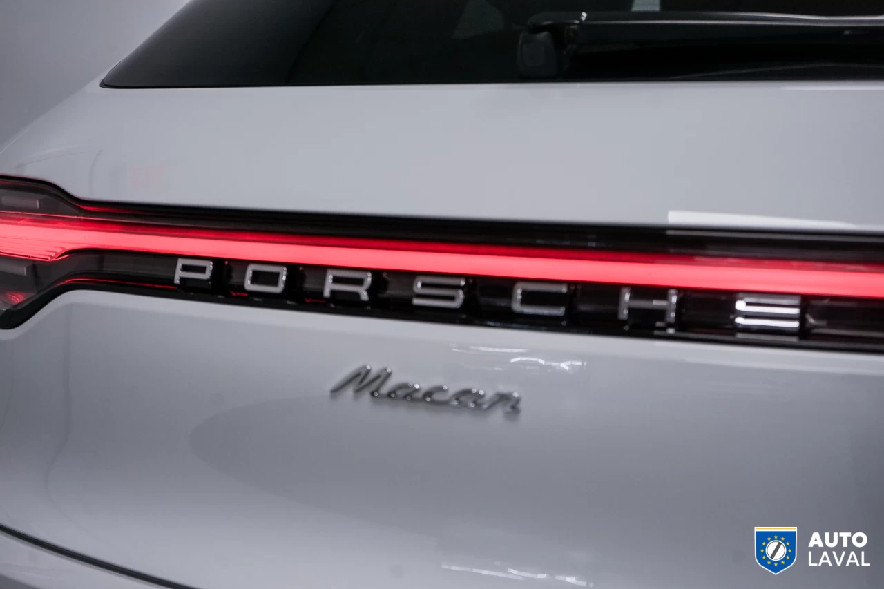 2021 Porsche Macan AWD Main Image
