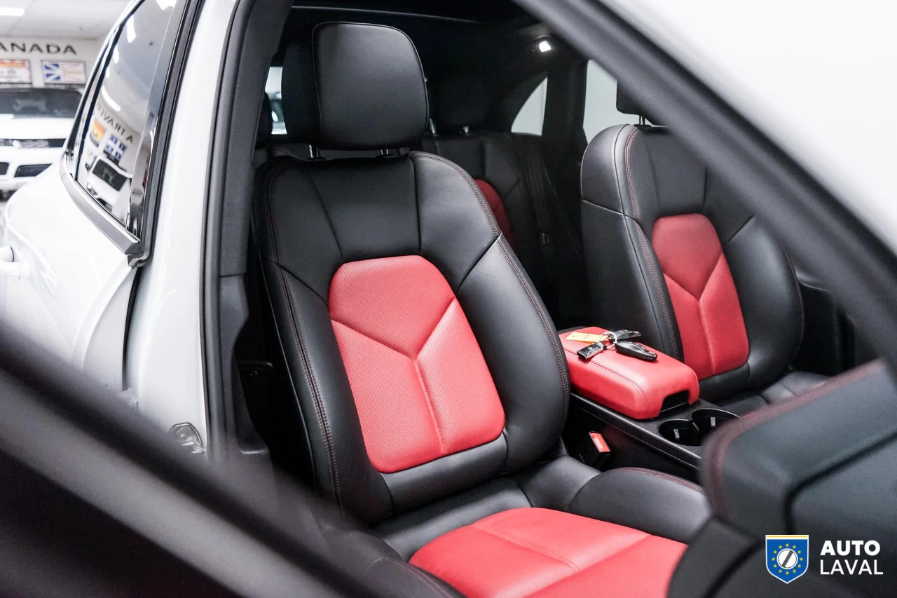 2021 Porsche Macan AWD Image principale