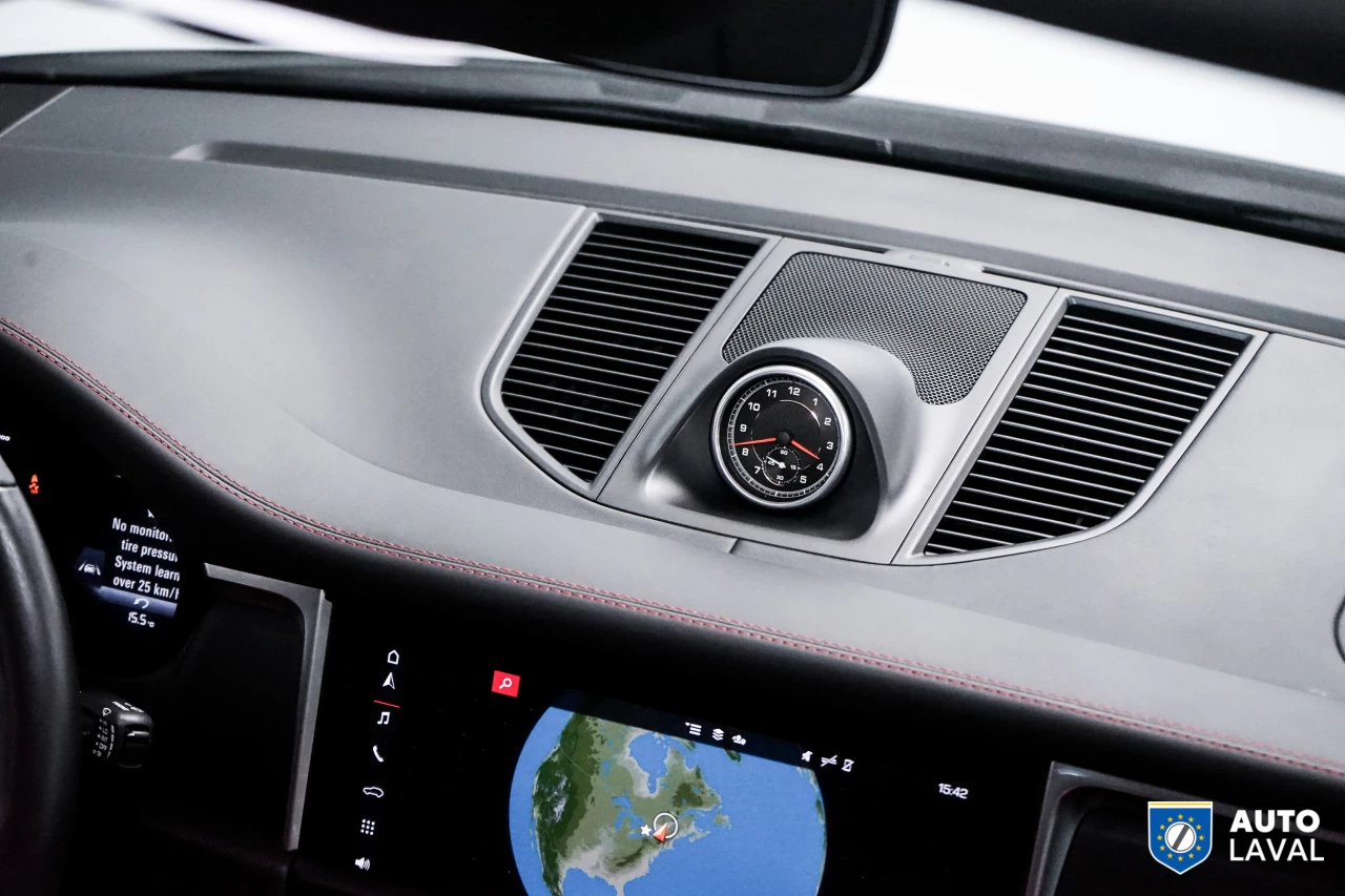 2021 Porsche Macan AWD Image principale