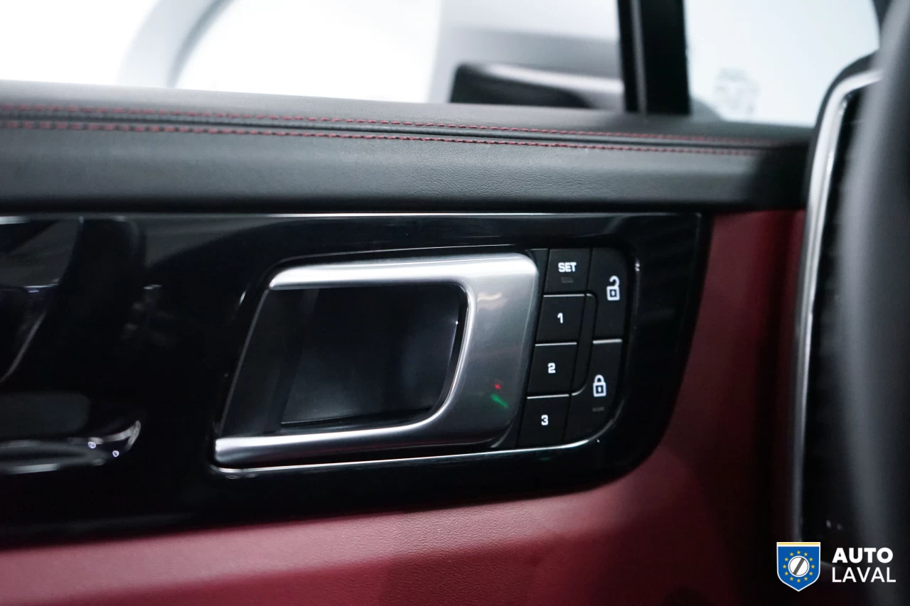 2022 Porsche Cayenne Coupe AWD Image principale