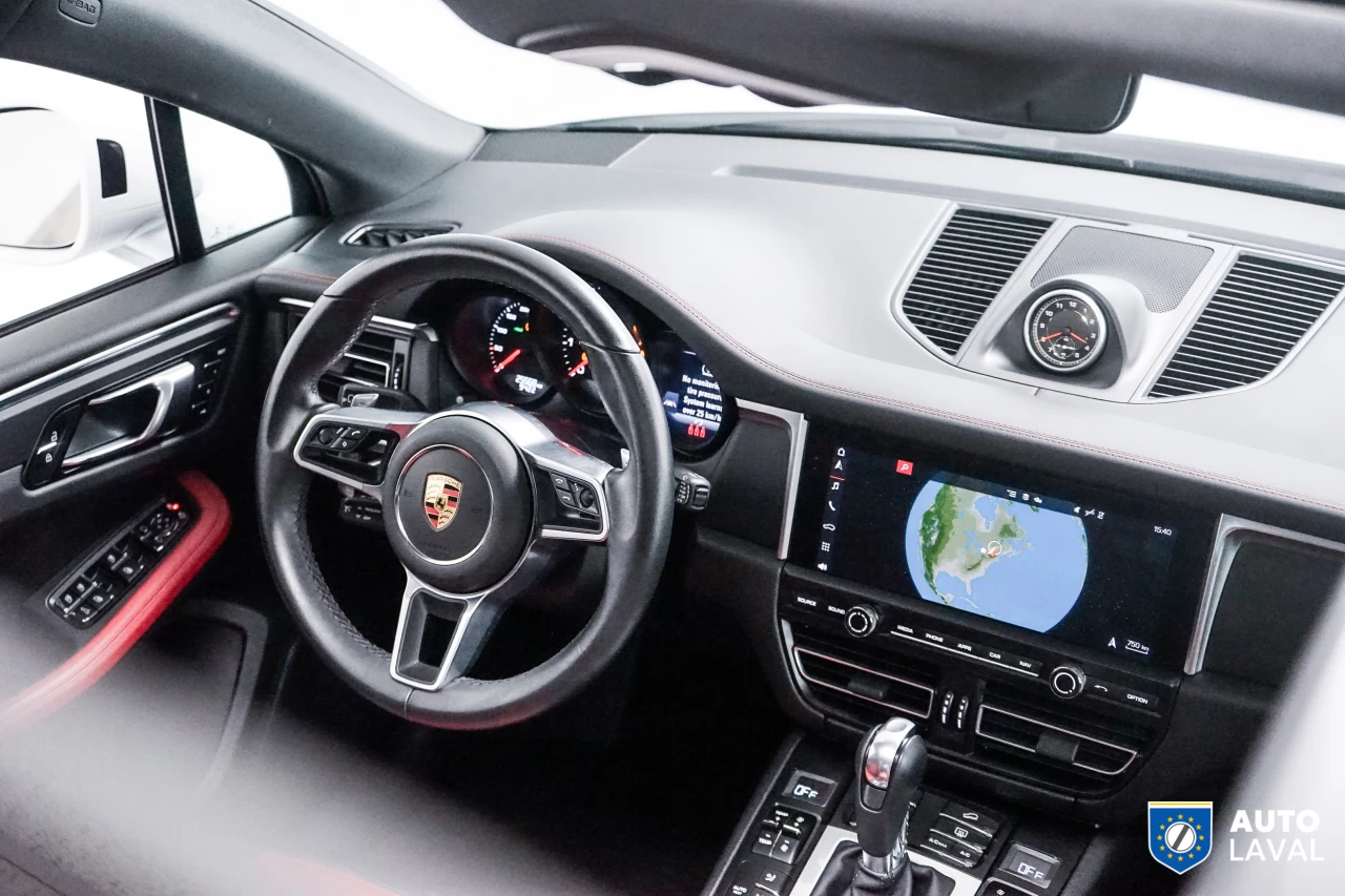 2021 Porsche Macan AWD Main Image