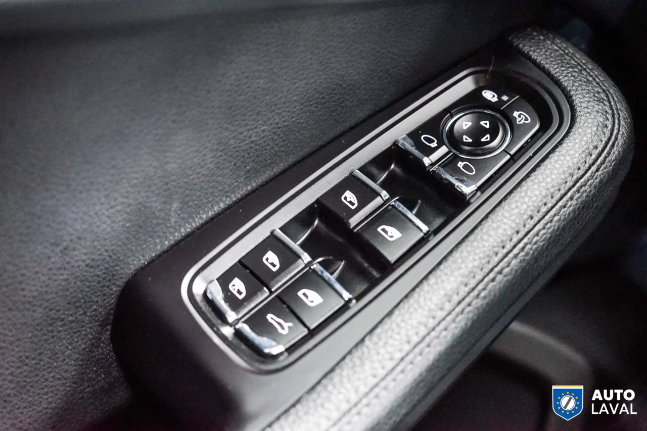 2017 Porsche Macan AWD 4dr Image principale