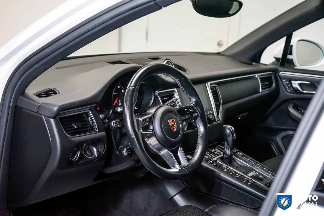2017 Porsche Macan AWD 4dr Image principale