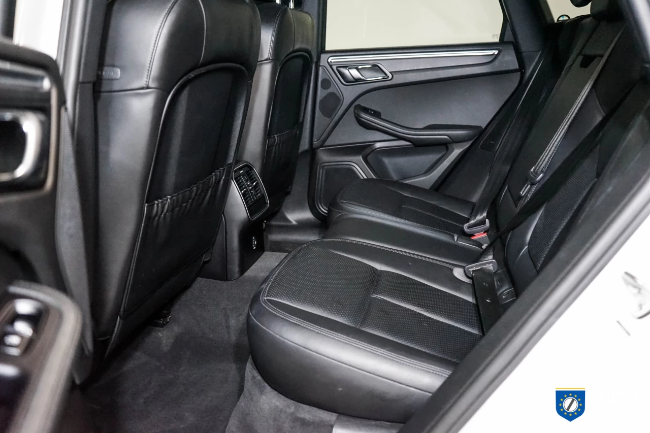 2017 Porsche Macan AWD 4dr Image principale