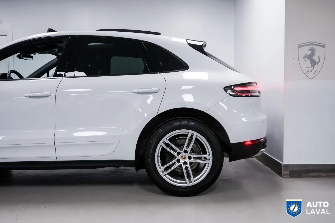 2021 Porsche Macan AWD Main Image