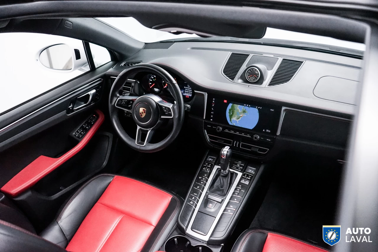 2021 Porsche Macan AWD Main Image