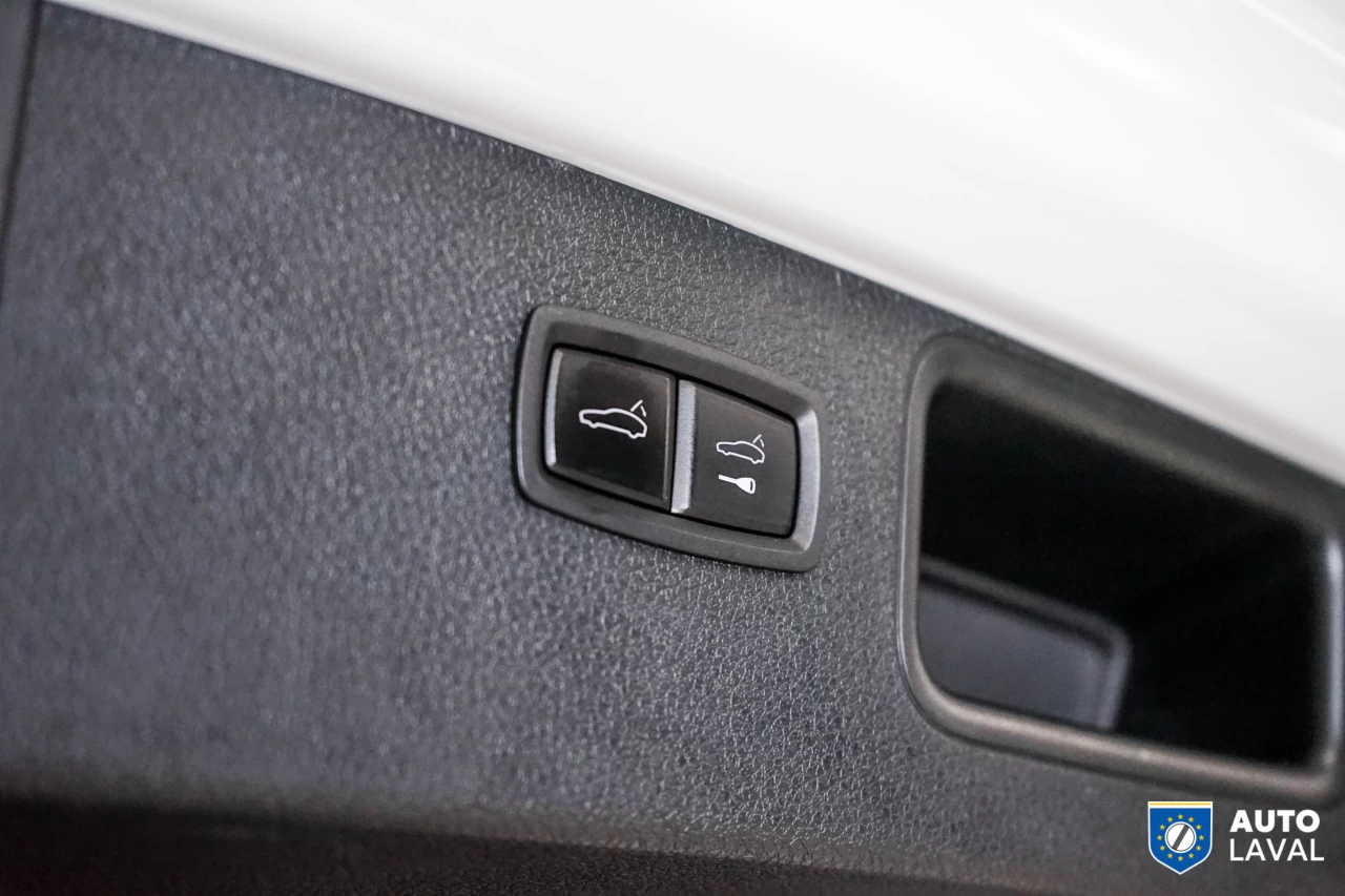 2017 Porsche Macan AWD 4dr Image principale