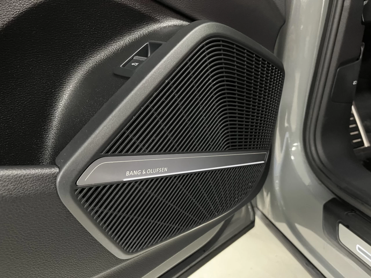 2022 Audi SQ5 QUANTUM GRAY  S-LINE  TECHNIC AIR RIDE Image principale