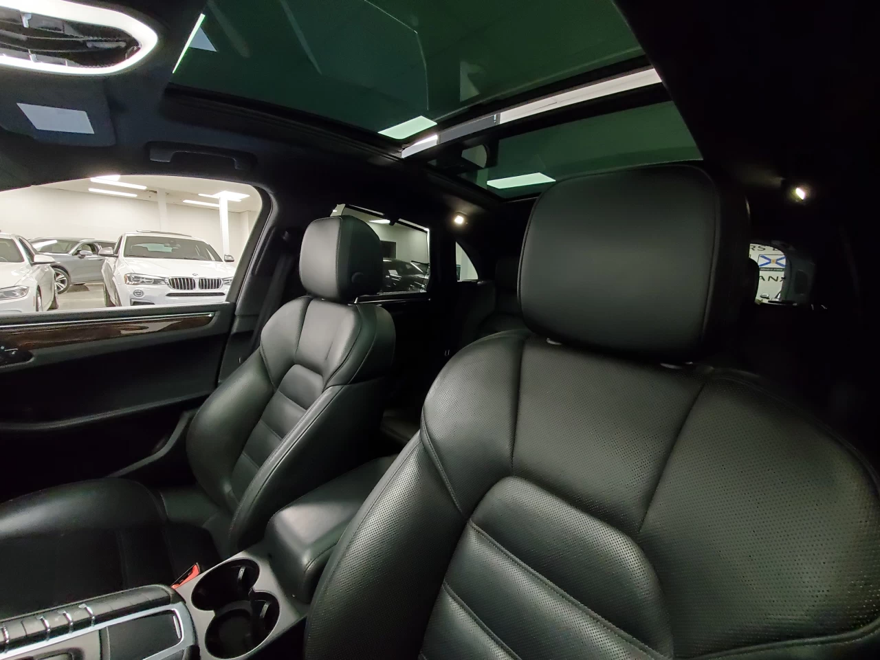 2015 Porsche Macan AWD 4dr Turbo Image principale