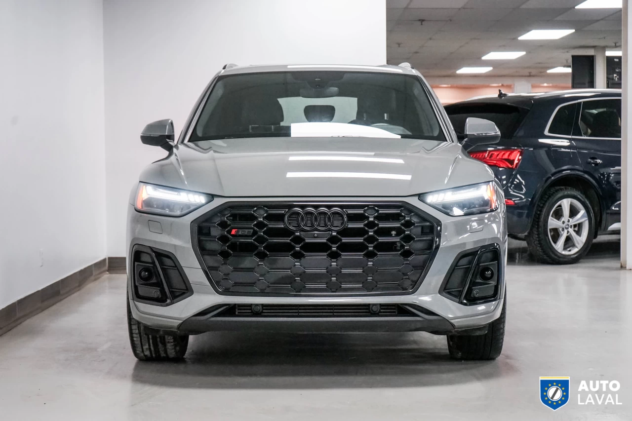 2022 Audi SQ5 TECHNIK  QUANTUM GRAY BLACK BLACK OPTICS CABON Image principale