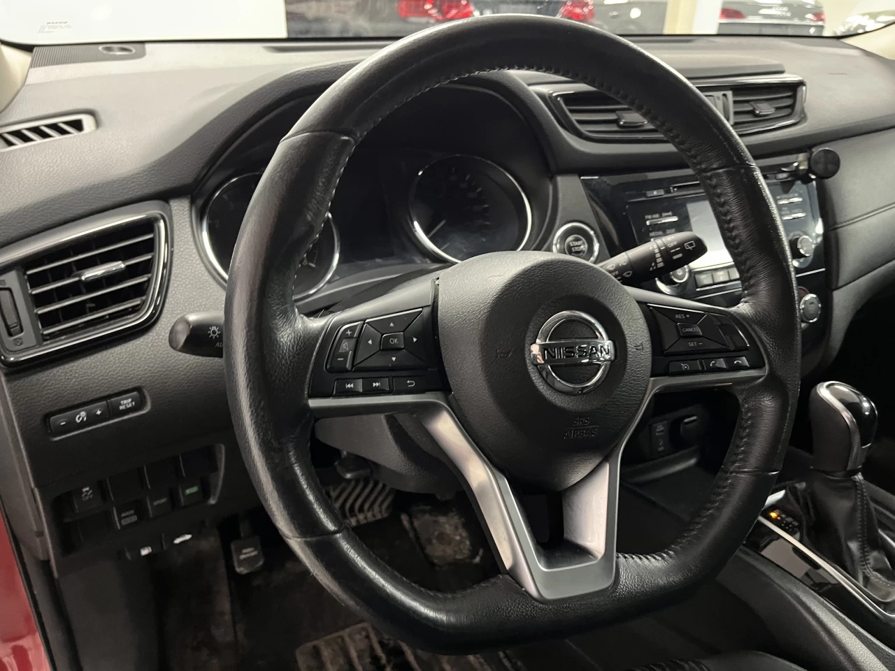 2017 Nissan Rogue AWD 4dr SV Image principale