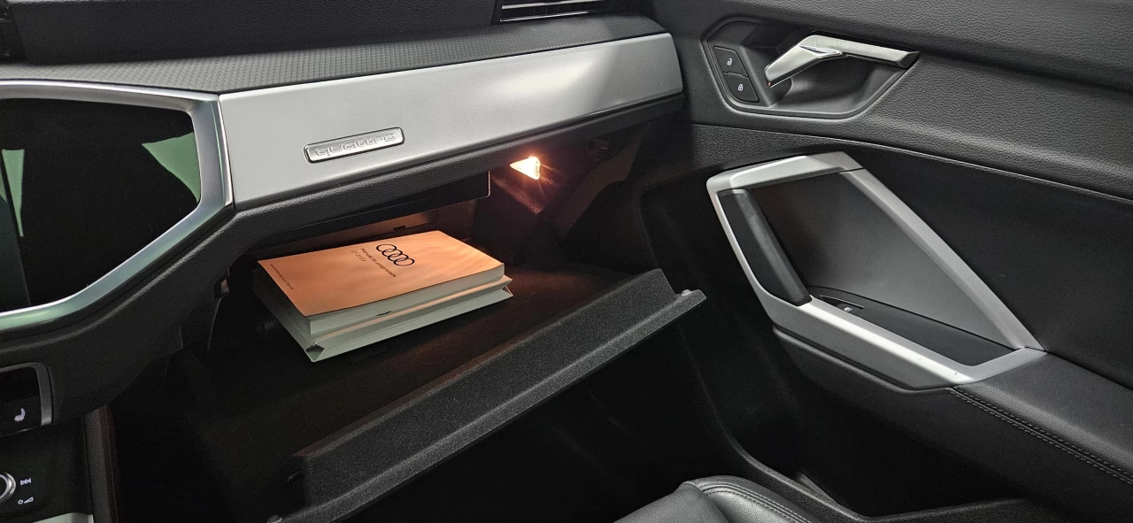 2023 Audi Q3 45 TFSI quattro LOADED ROOF Image principale
