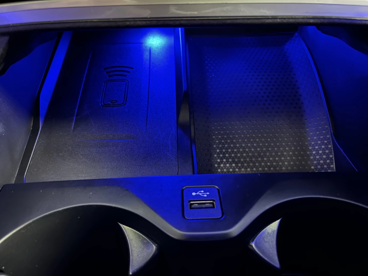 2023 BMW X6 SOLD MSPORT-FROZEN BLACK METALLIC-SKY LOUNGE Image principale