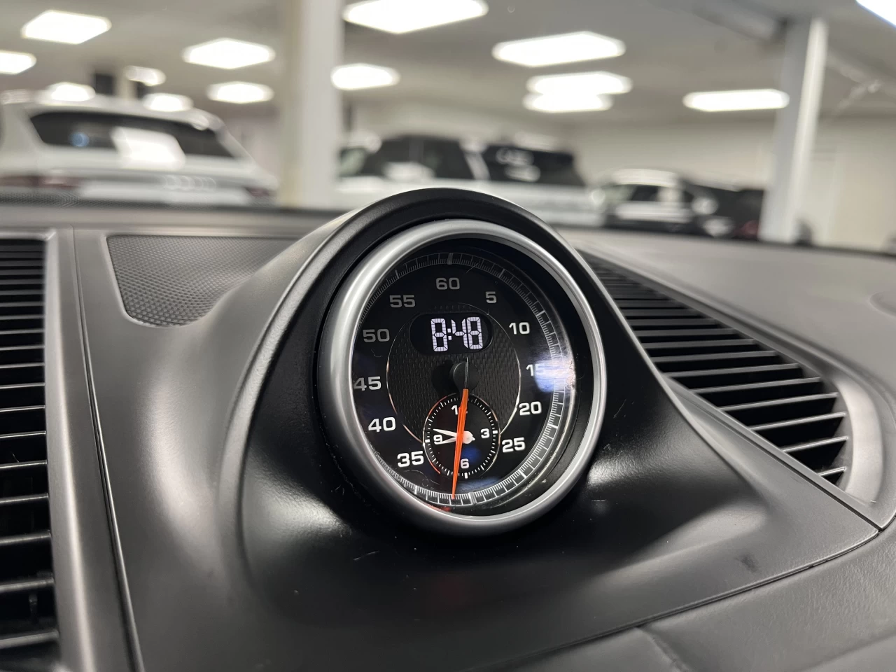 2018 Porsche Macan AWD - PANO ROOF - LANE ASSIST - CAMERA Main Image