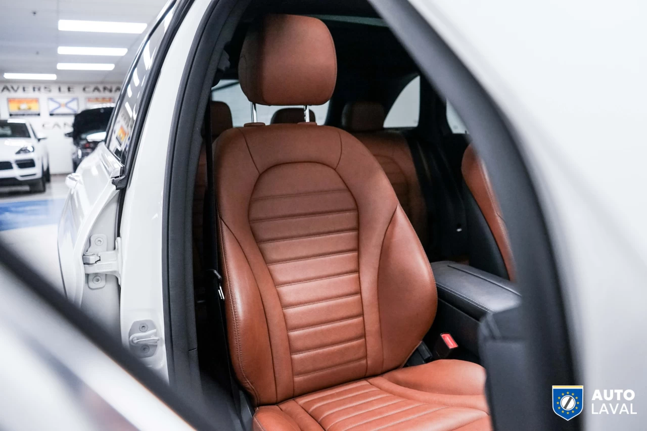 2016 Mercedes-Benz GLC 4MATIC 4dr GLC 300 Image principale