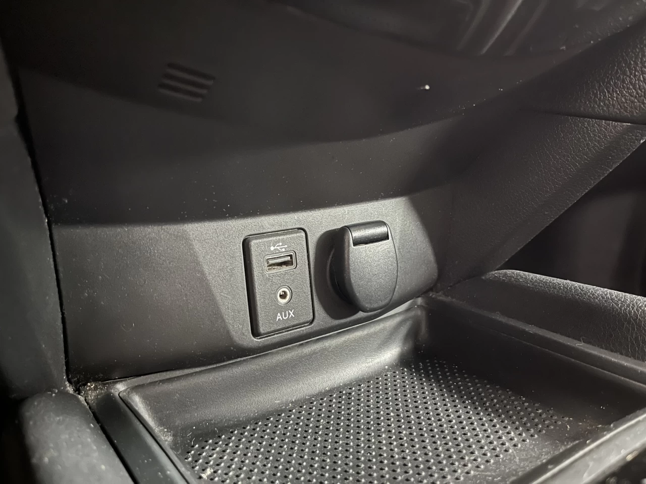 2017 Nissan Rogue AWD 4dr SV Image principale