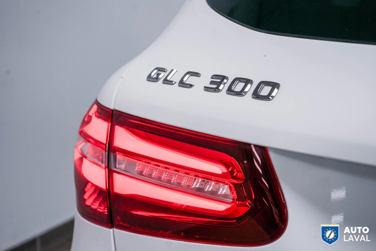 2016 Mercedes-Benz GLC 4MATIC 4dr GLC 300 Image principale