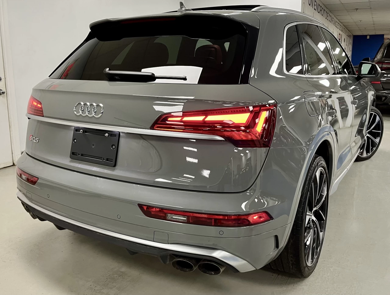 2022 Audi SQ5 QUANTUM GRAY  S-LINE  TECHNIC AIR RIDE Image principale