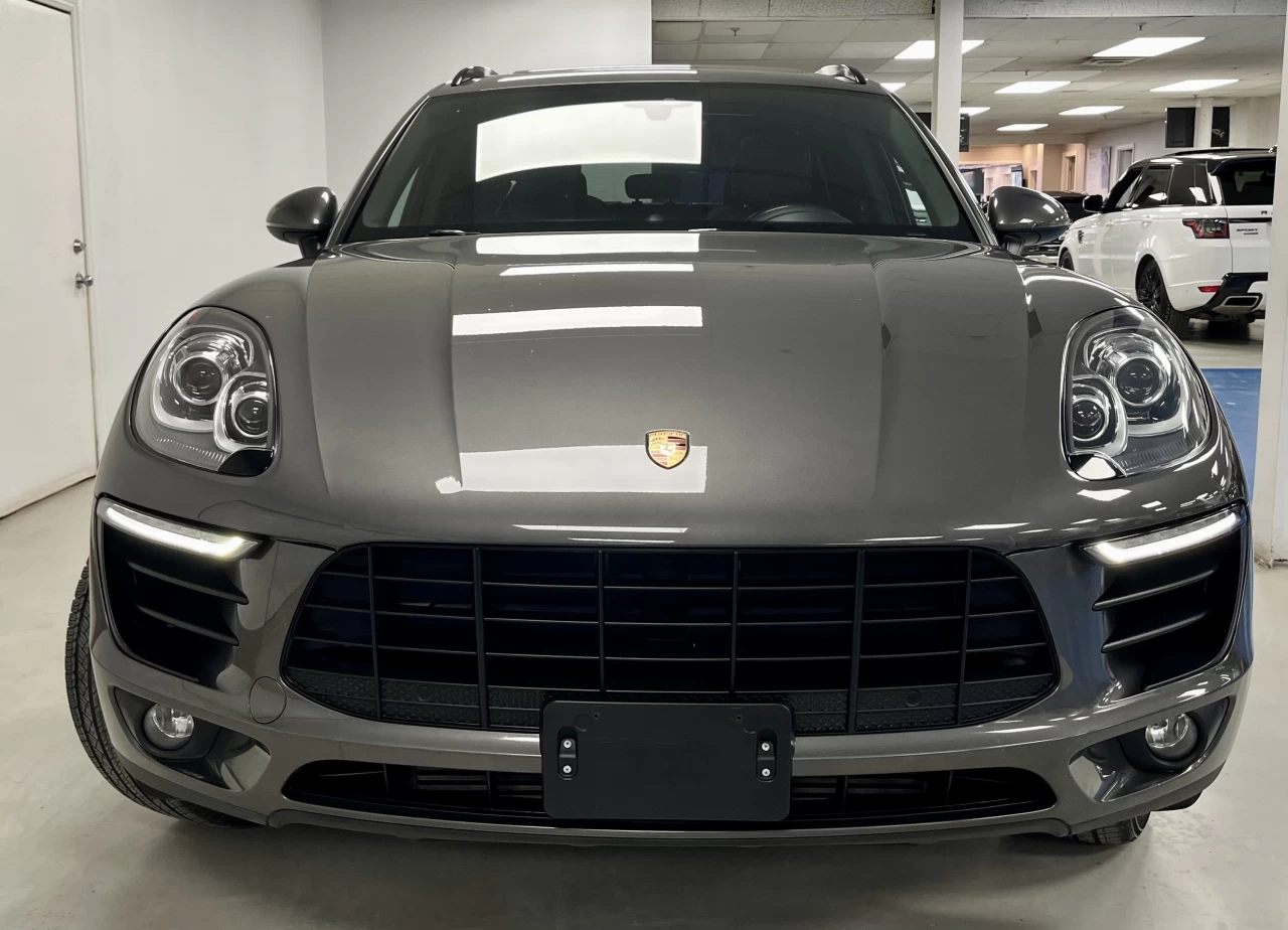 2018 Porsche Macan AWD - PANO ROOF - LANE ASSIST - CAMERA Main Image