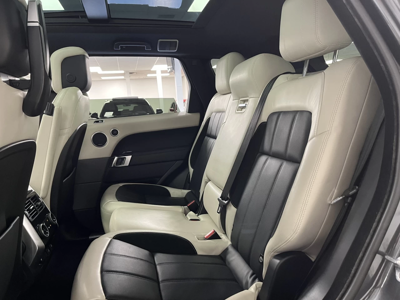 2020 Land Rover Range Rover Sport MHEV HST Image principale