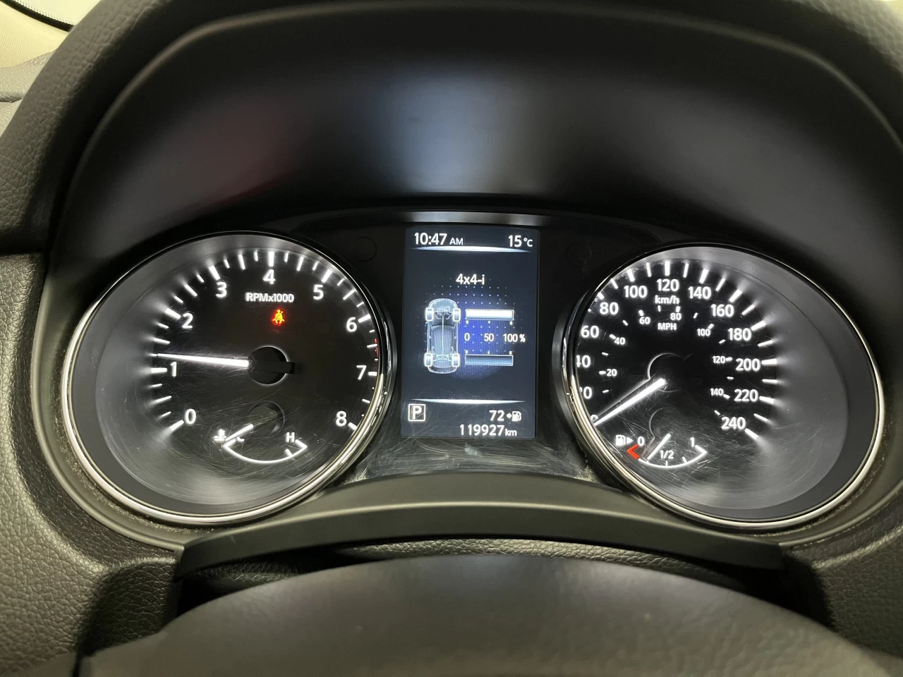 2017 Nissan Rogue AWD 4dr SV Image principale