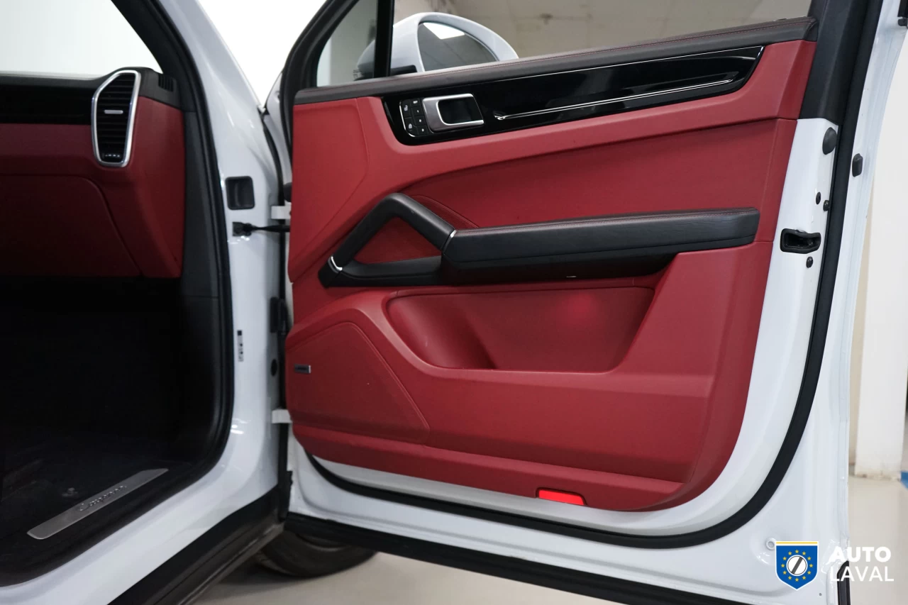 2022 Porsche Cayenne Coupe AWD Image principale