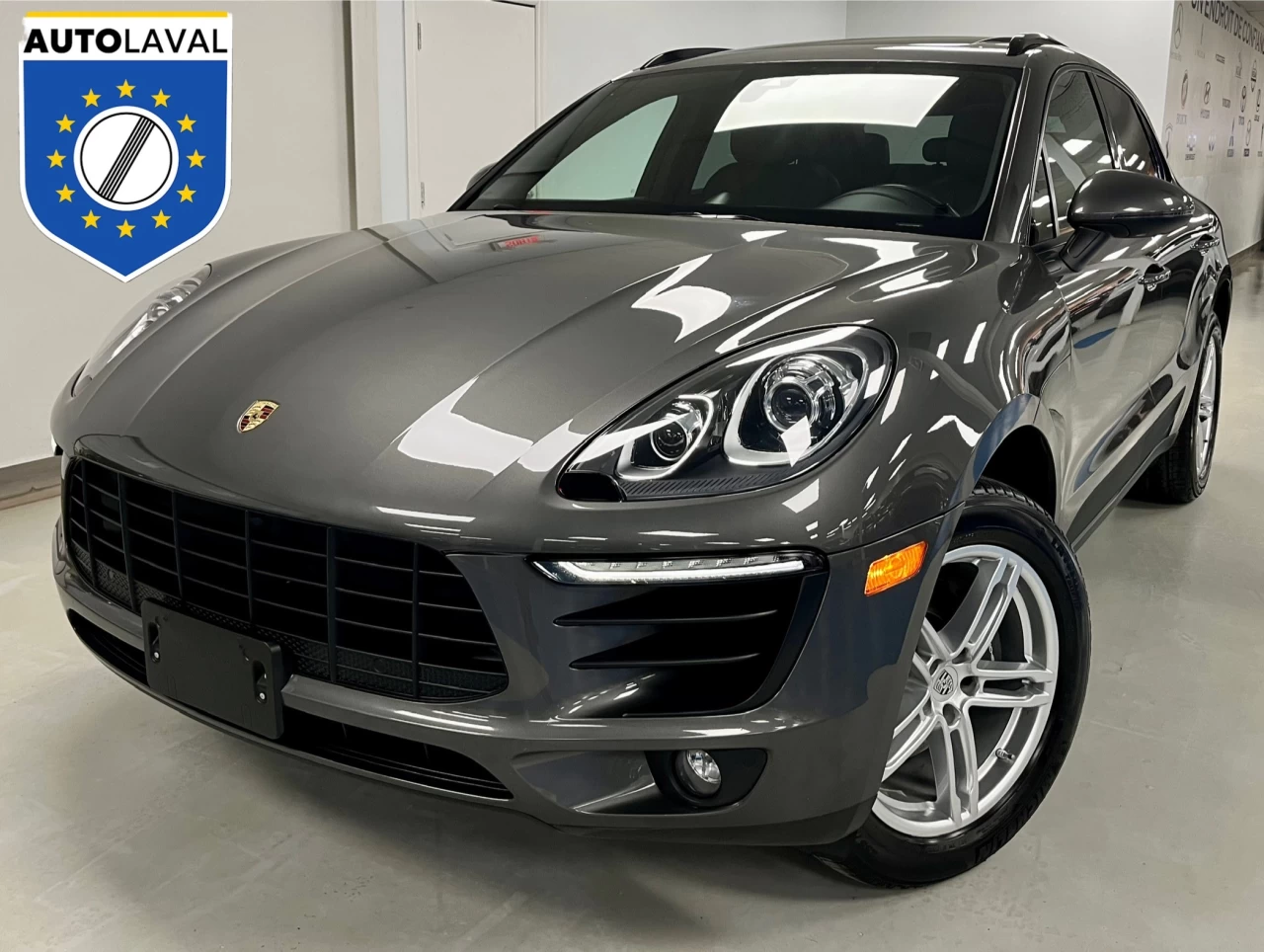 2018 Porsche Macan AWD - PANO ROOF - LANE ASSIST - CAMERA Main Image